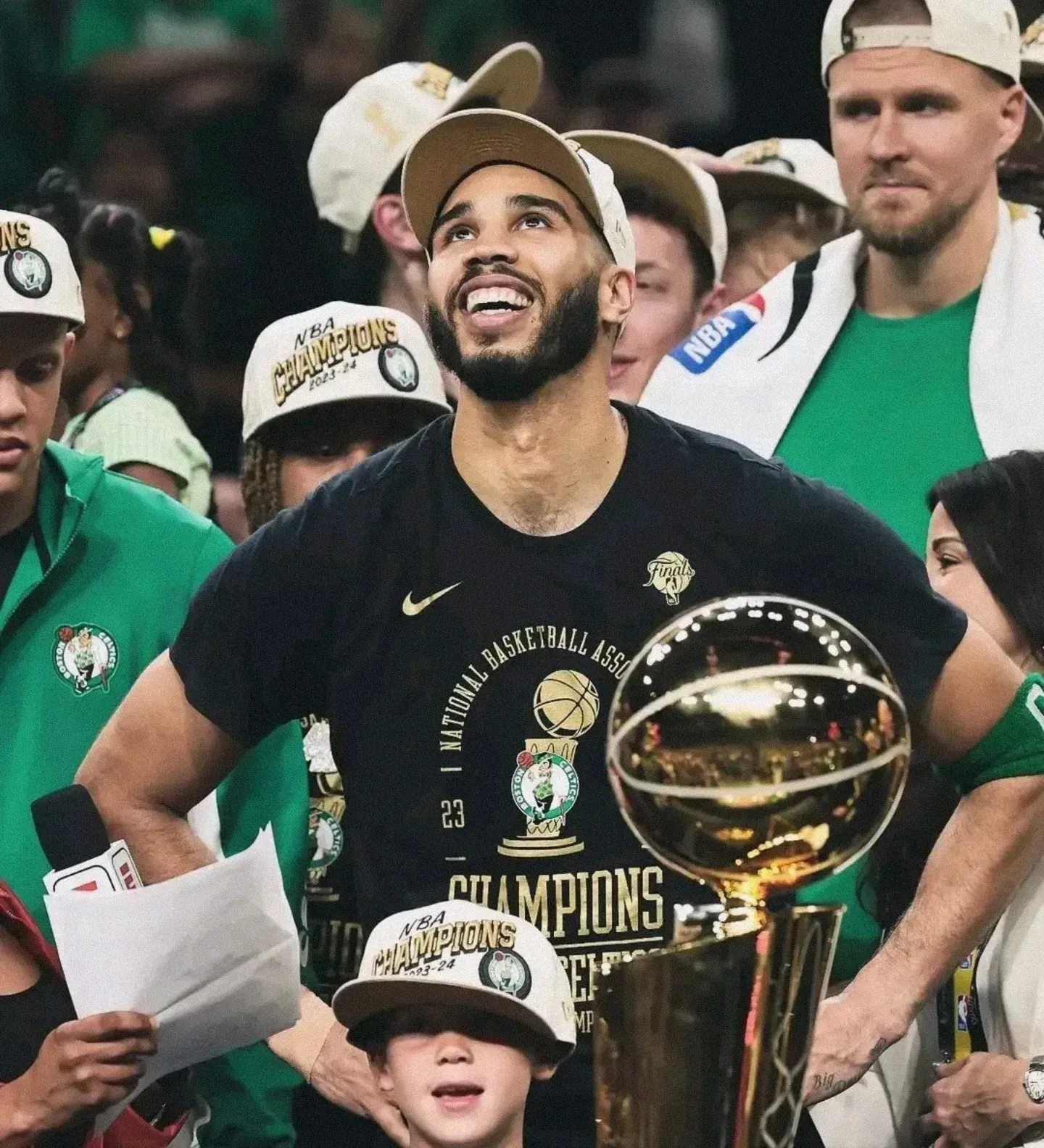 凯尔特人B队爆冷凯尔特人，利拉德高光表现