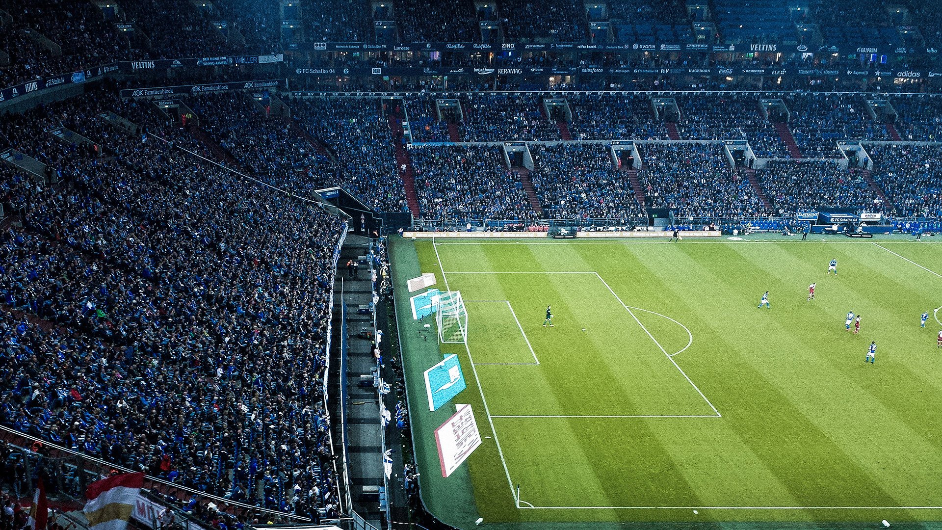 沙漠风暴再临绿茵场！伊拉克坦克军团硬仗掀翻苏格兰，本泽马降维打击诠释何谓统治力